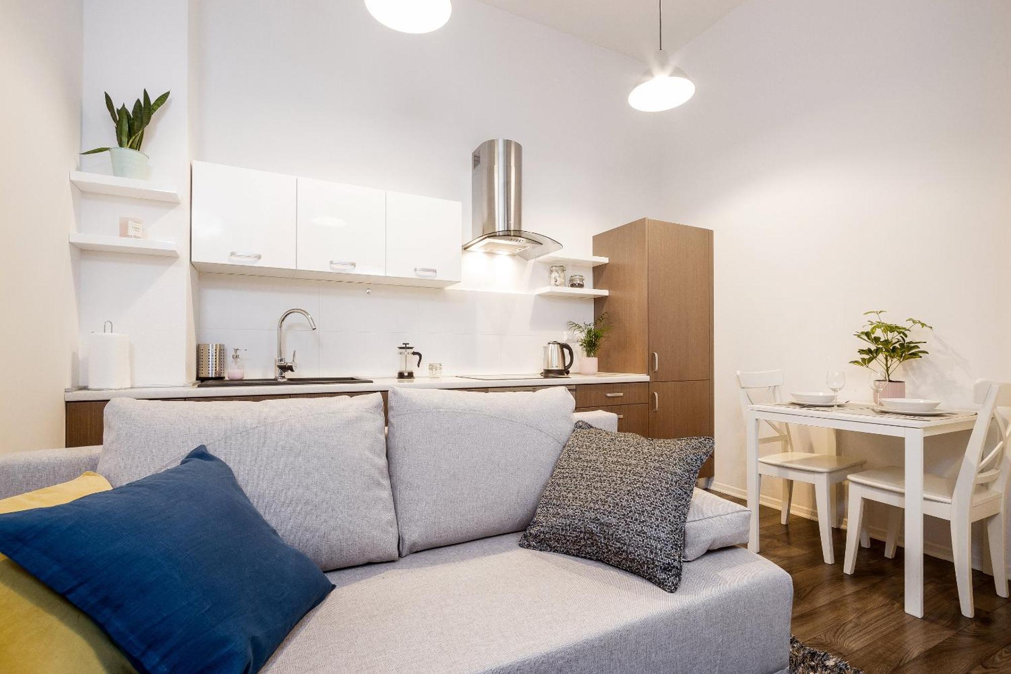 Main Station - 8 Rakowicka Street Apartment Krakow Ngoại thất bức ảnh
