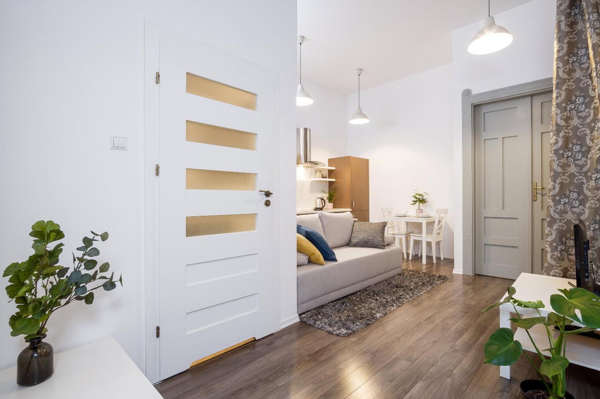 Main Station - 8 Rakowicka Street Apartment Krakow Ngoại thất bức ảnh